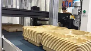 ATM-60/40 Трехстанционная термоформовочная машина для многосекционных контейнеров из ПЛА