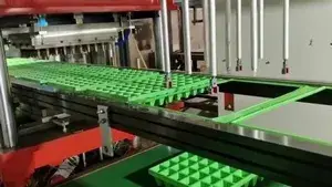 ATM-72/85 Трехстанционная вакуумная термоформовочная машина для рассадных ящиков