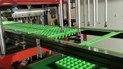 ATM-72/85 Трехстанционная вакуумная термоформовочная машина для рассадных ящиков