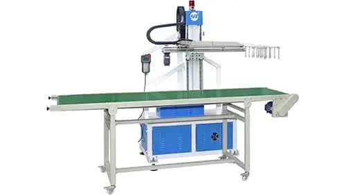 Роботы-укладчики пластиковых стаканов