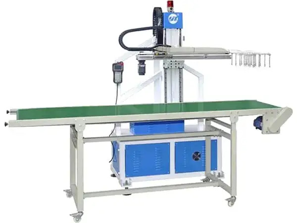 Роботы-укладчики пластиковых стаканов