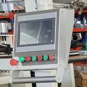 Панель управления с сенсорным экраном