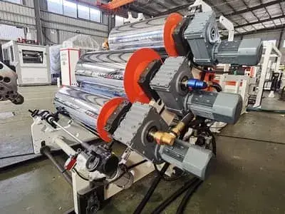 Каландр (трехвалковая установка)